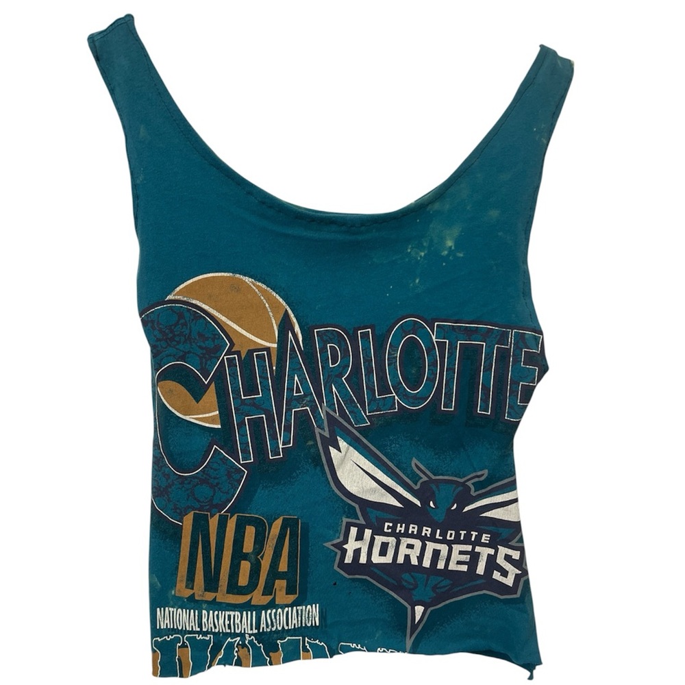 Hornets basketball crop top women’s t shirt size small Length